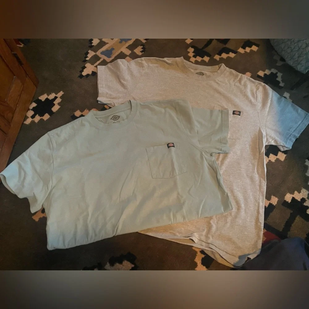 Final Gone 11/17! Dickies 2 short sleeve pocket t-shirts-light blue & gray - Picture 1 of 12